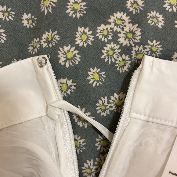 Aritzia High waisted shorts - Picture 3 of 3